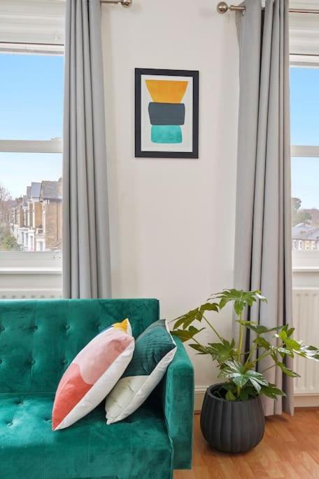 Cosy Apartment 5 Guests 3 Beds 1 Sofa Bed Lewisham 런던 외부 사진