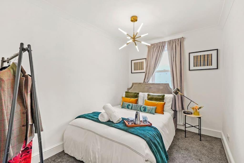 Cosy Apartment 5 Guests 3 Beds 1 Sofa Bed Lewisham 런던 외부 사진