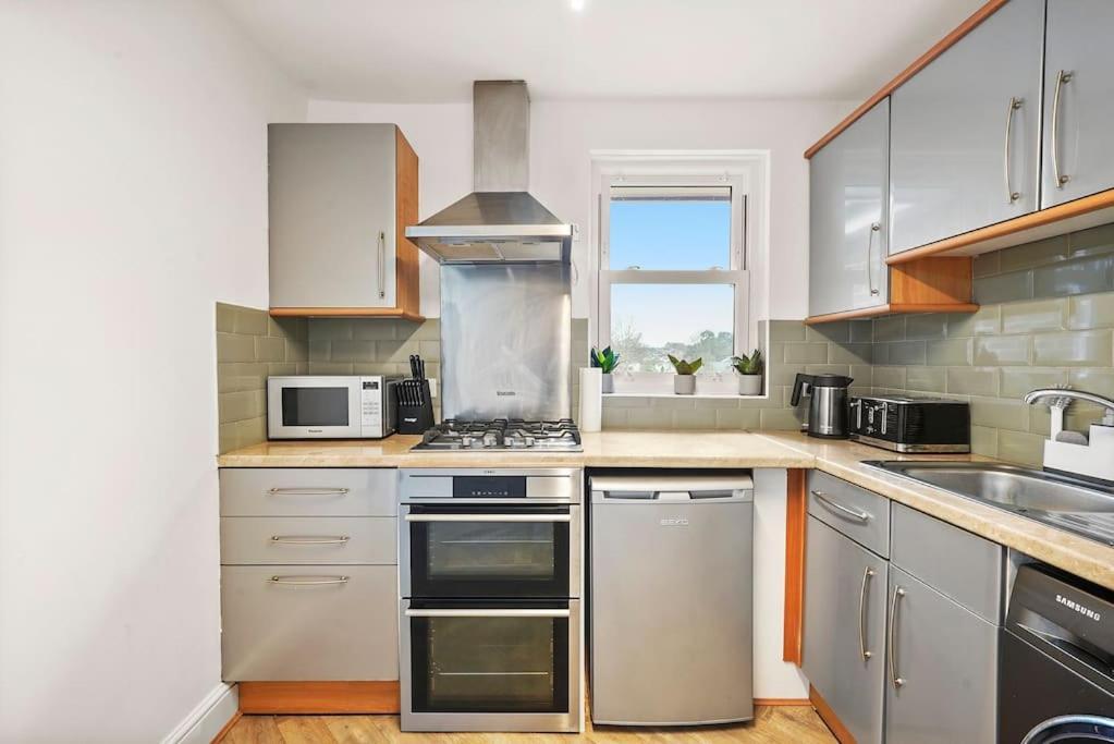 Cosy Apartment 5 Guests 3 Beds 1 Sofa Bed Lewisham 런던 외부 사진